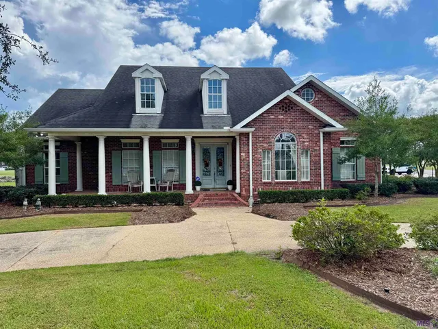 $695,000 | 600 Techeview Drive, Berwick, LA 70342