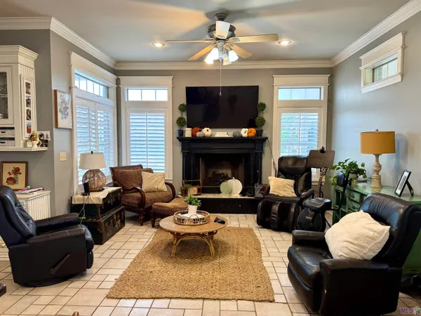 $695,000 | 600 Techeview Drive, Berwick, LA 70342