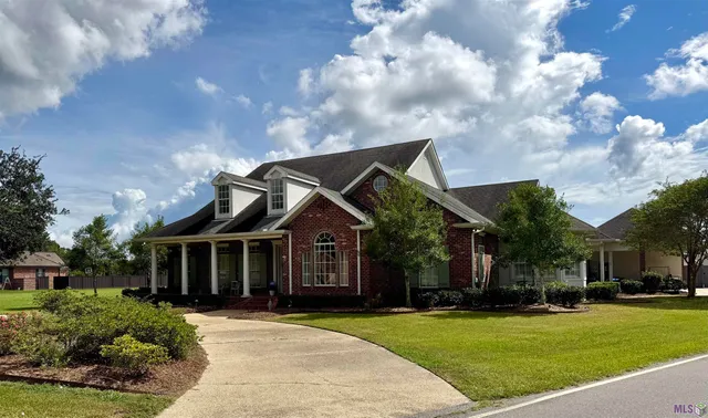 $695,000 | 600 Techeview Drive, Berwick, LA 70342