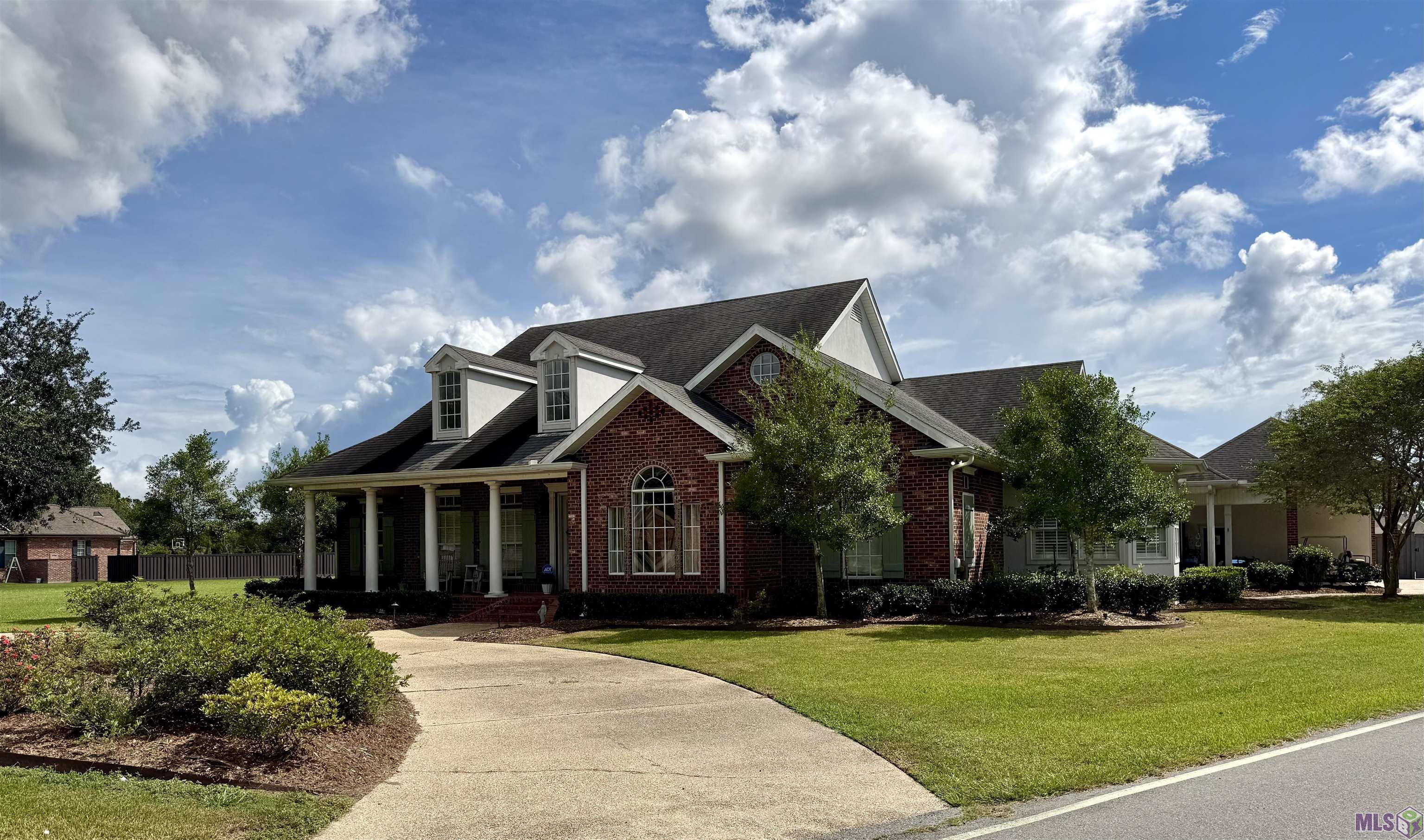 600 Techeview Drive Berwick, LA 70342 - Photo 3 of 38