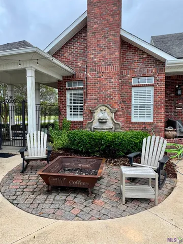 $695,000 | 600 Techeview Drive, Berwick, LA 70342