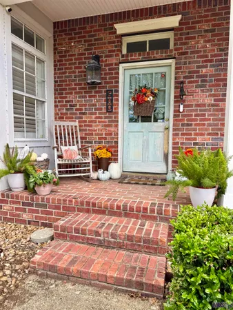 $695,000 | 600 Techeview Drive, Berwick, LA 70342