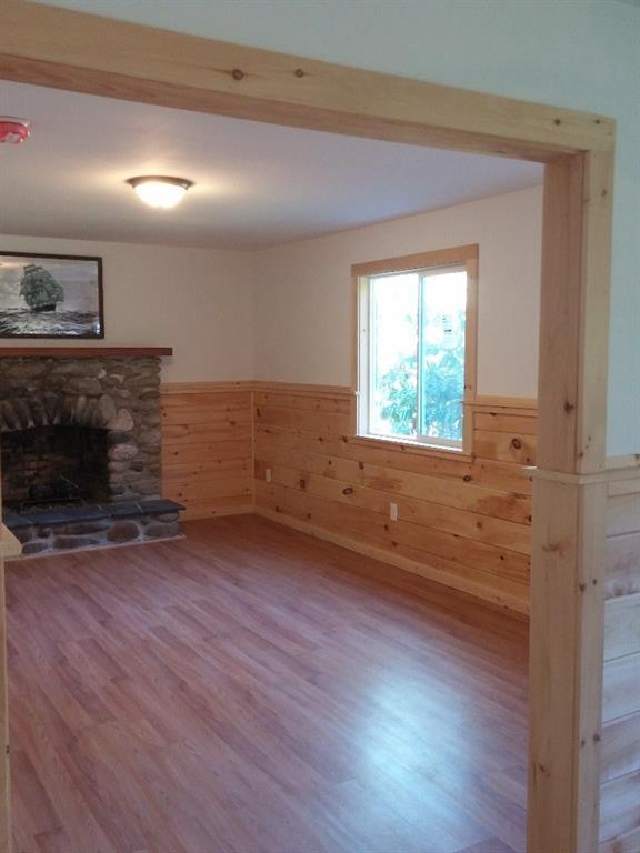 30 Waldoboro Road Friendship, ME 04547 - Photo 14 of 27 Entering the living room