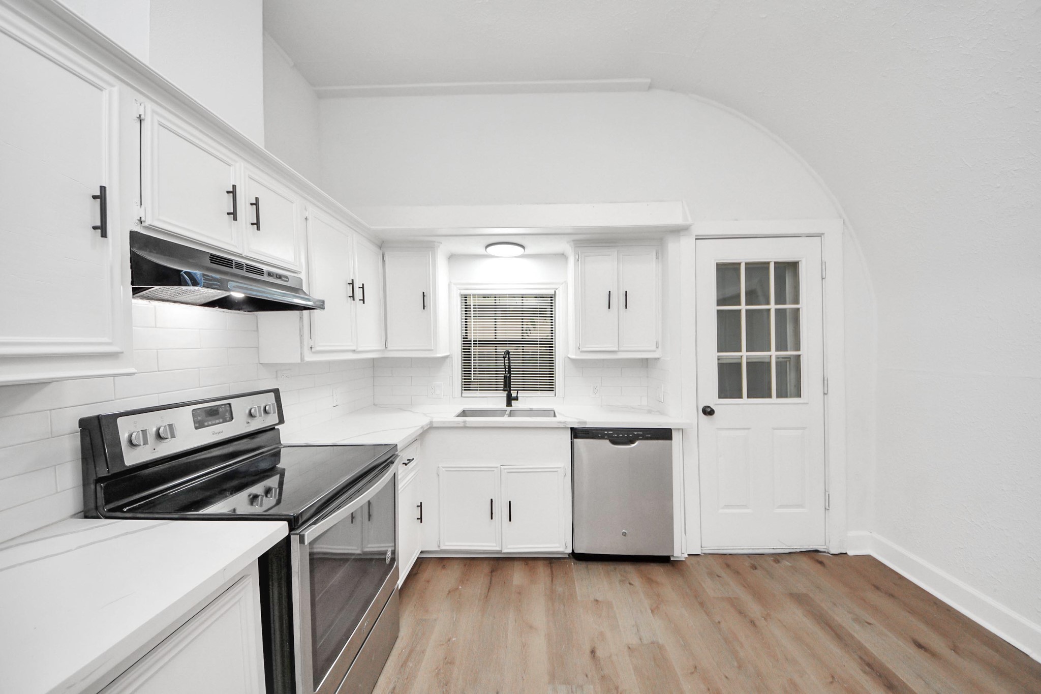 2409 Avenue K Rosenberg, TX 77471 - Photo 16 of 37