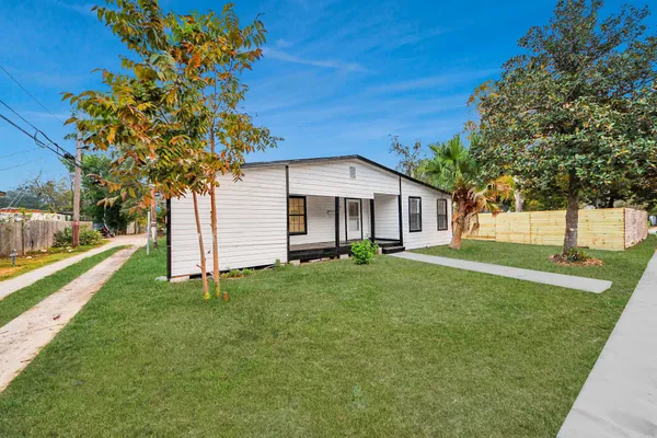 $169,900 | 2409 Avenue K, Rosenberg, TX 77471