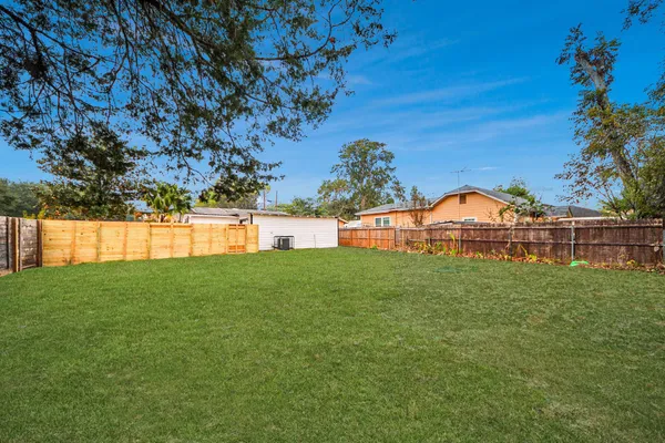 $169,900 | 2409 Avenue K, Rosenberg, TX 77471