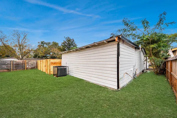 $169,900 | 2409 Avenue K, Rosenberg, TX 77471