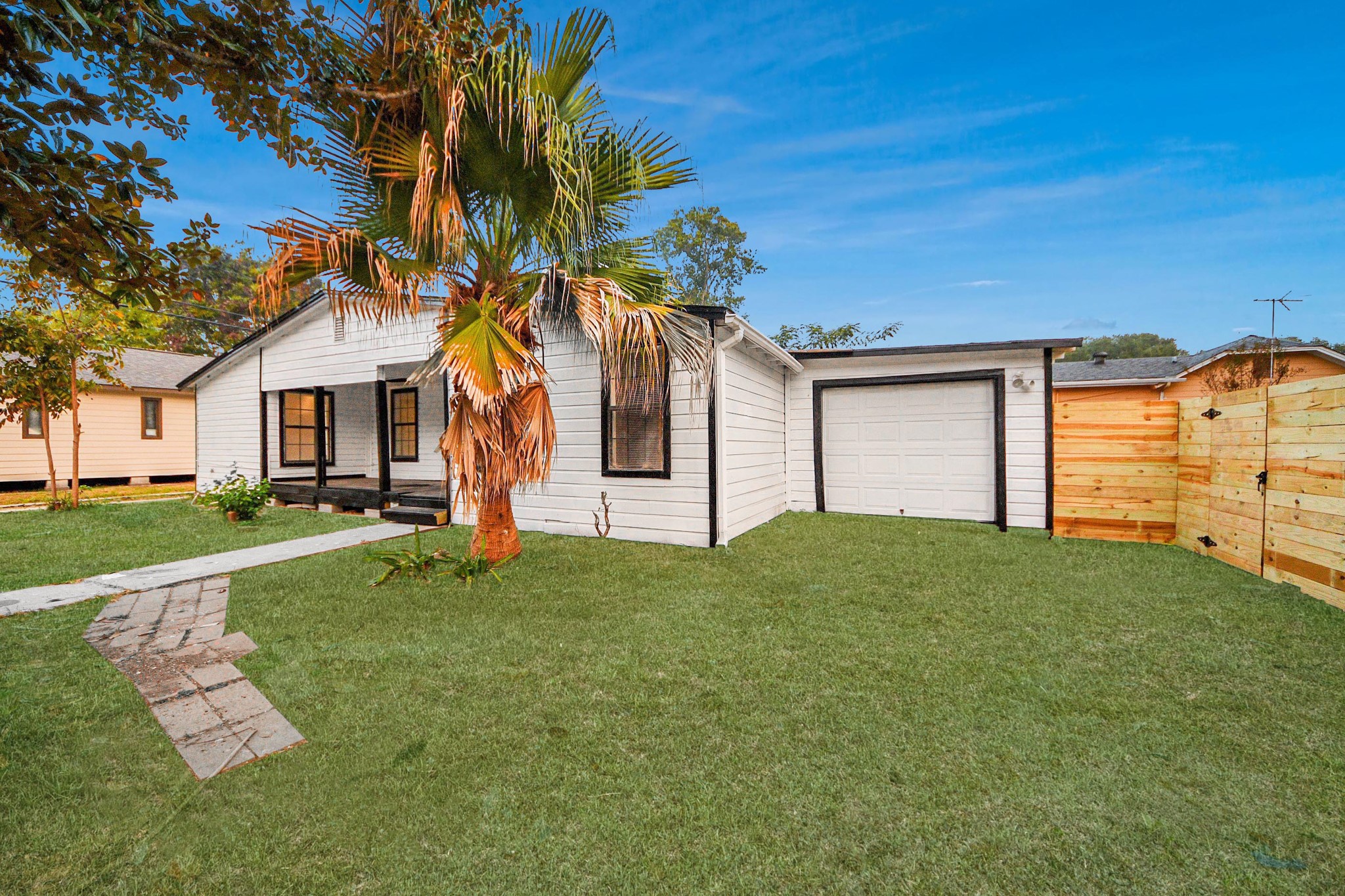 2409 Avenue K Rosenberg, TX 77471 - Photo 5 of 37