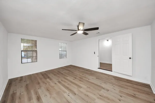 $169,900 | 2409 Avenue K, Rosenberg, TX 77471