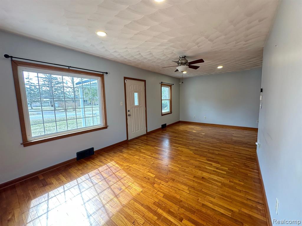 6430 Bishop Road Lansing, MI 48911 - Photo 7 of 19 Gallery Image 7