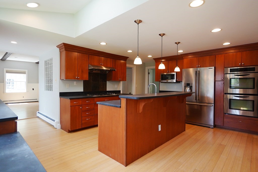 11 Miles Standish Road Marblehead, MA 01945 - Photo 3 of 20 Gallery Image 3