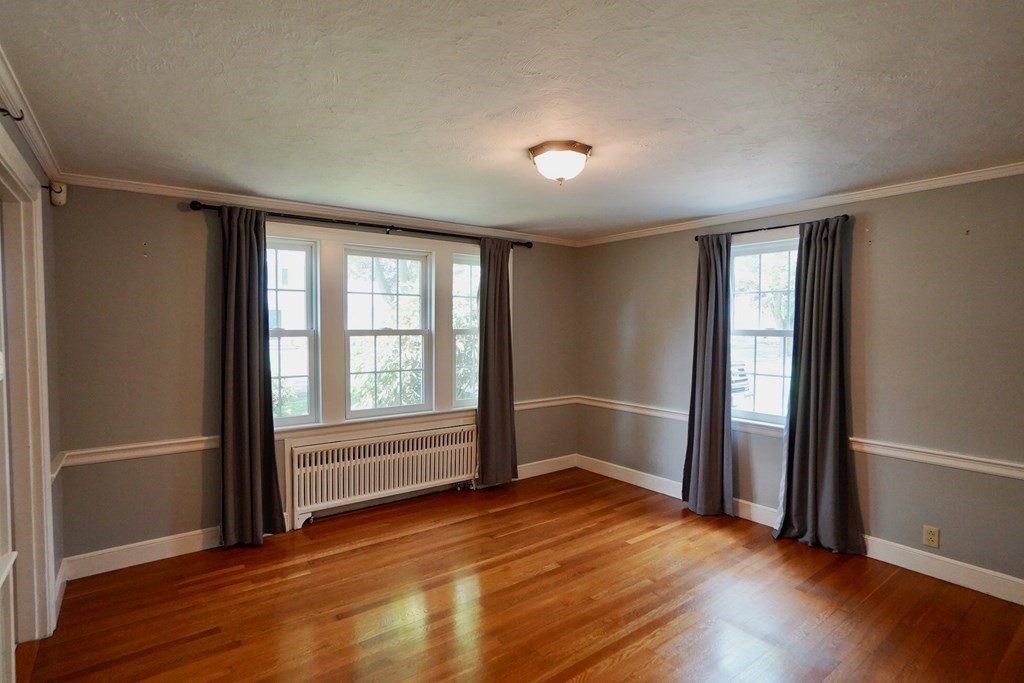 11 Miles Standish Road Marblehead, MA 01945 - Photo 9 of 20 Gallery Image 9