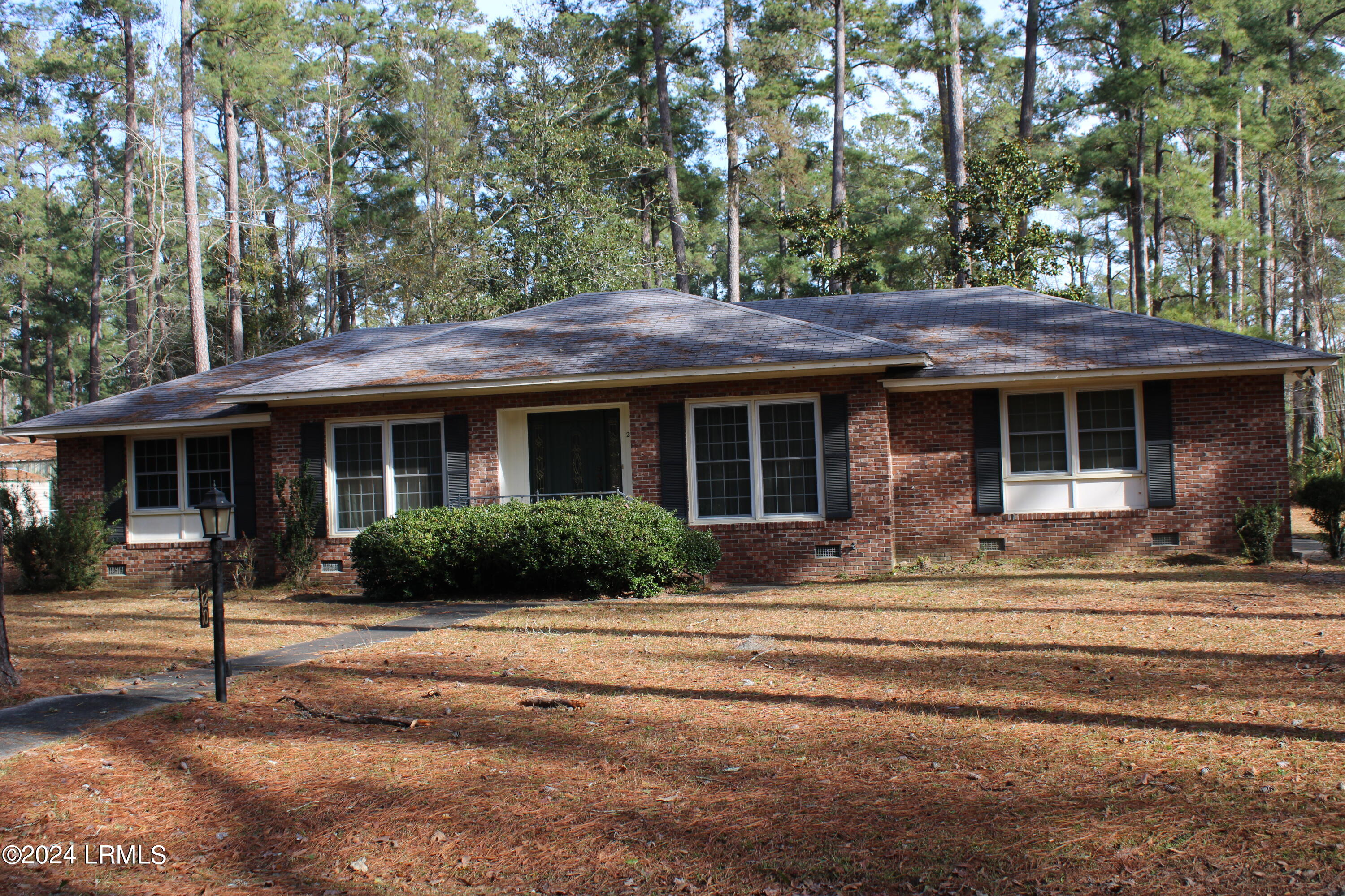20 Edgewood Road Varnville, SC 29944 - Photo 1 of 27 IMG_1491