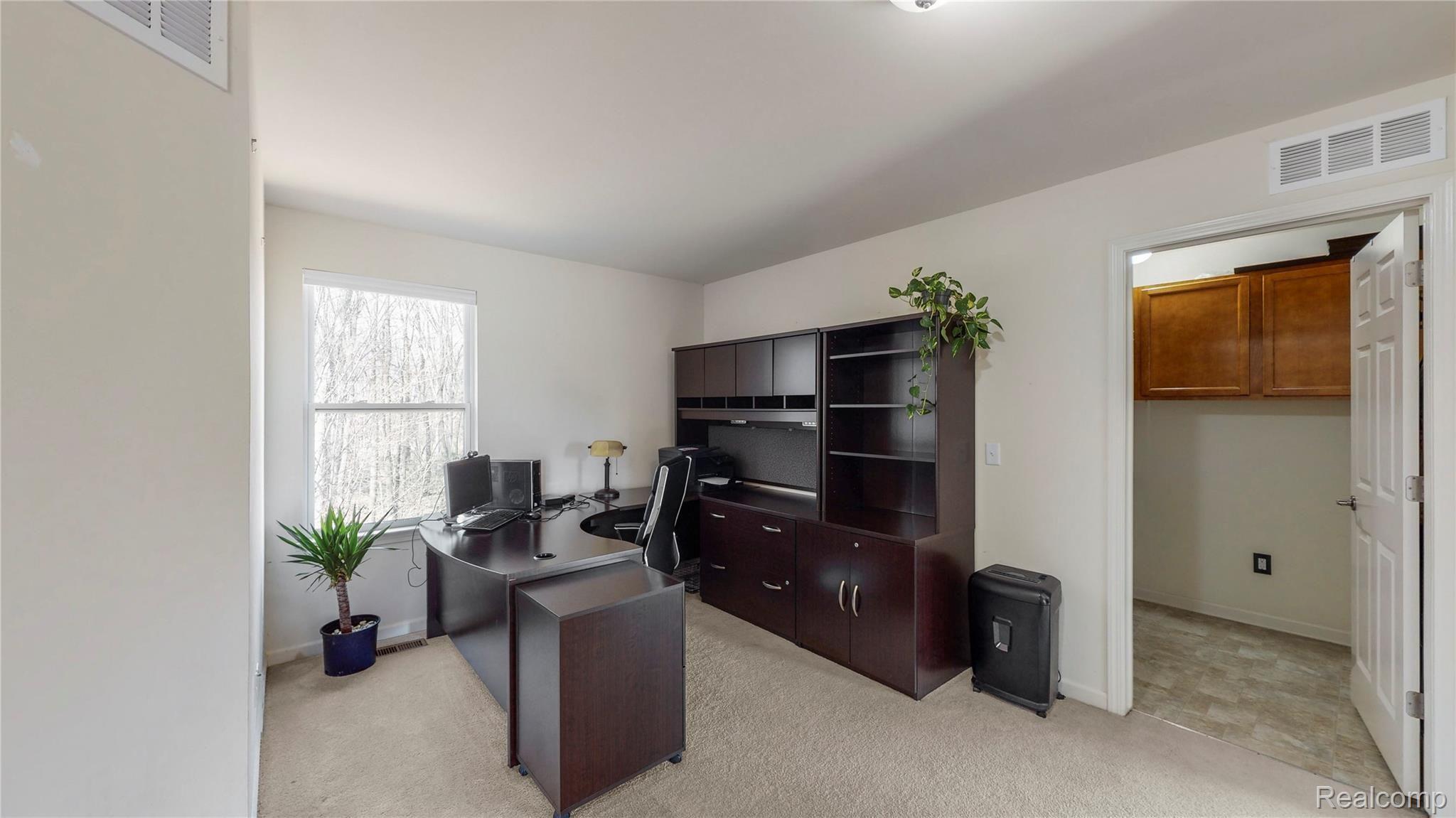 26991 Victoria Road Novi, MI 48374 - Photo 17 of 38 17 - Image.jpg