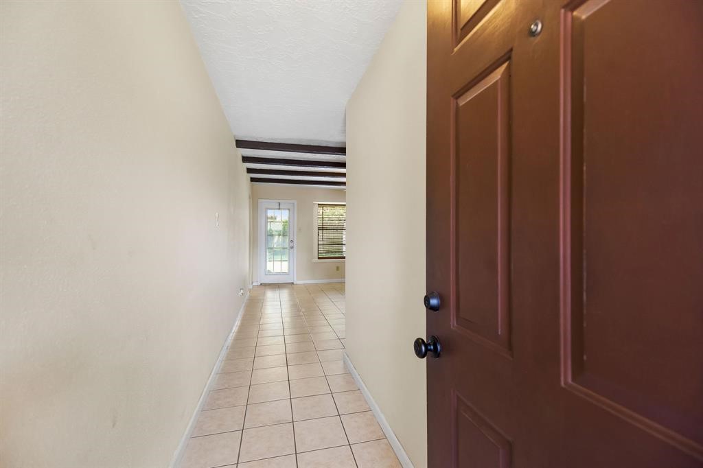 9718 Shady Tree Lane Houston, TX 77086 - Photo 3 of 26