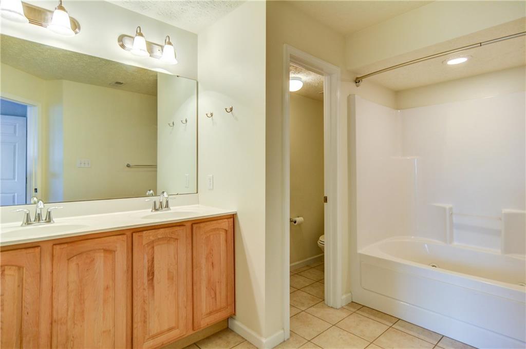 2005 Village Run Road Wexford, PA 15090 - Photo 20 of 25 Master bathroom
