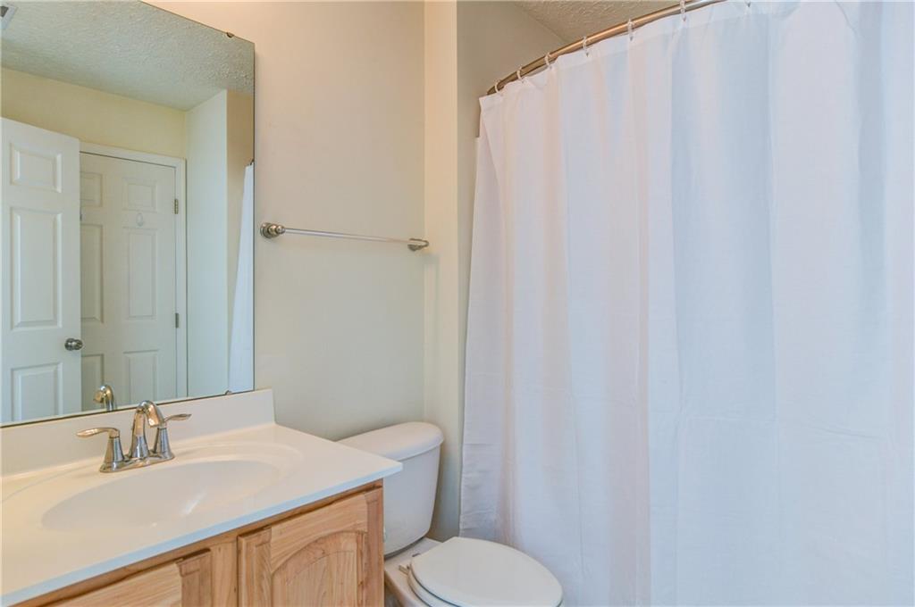 2005 Village Run Road Wexford, PA 15090 - Photo 22 of 25 Guest bathroom