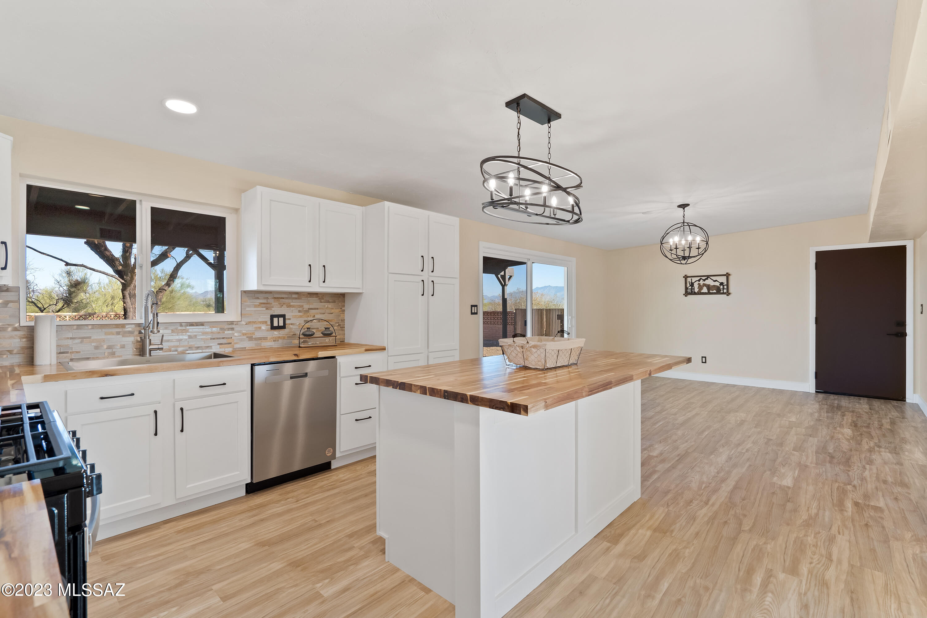 6760 West Ina Road Tucson, AZ 85743 - Photo 10 of 33 Gallery Image 10