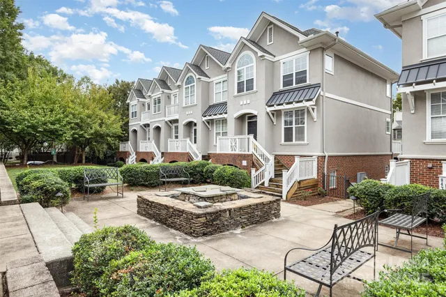 $3,200 | 817 West 4th Street, Charlotte, NC 28202