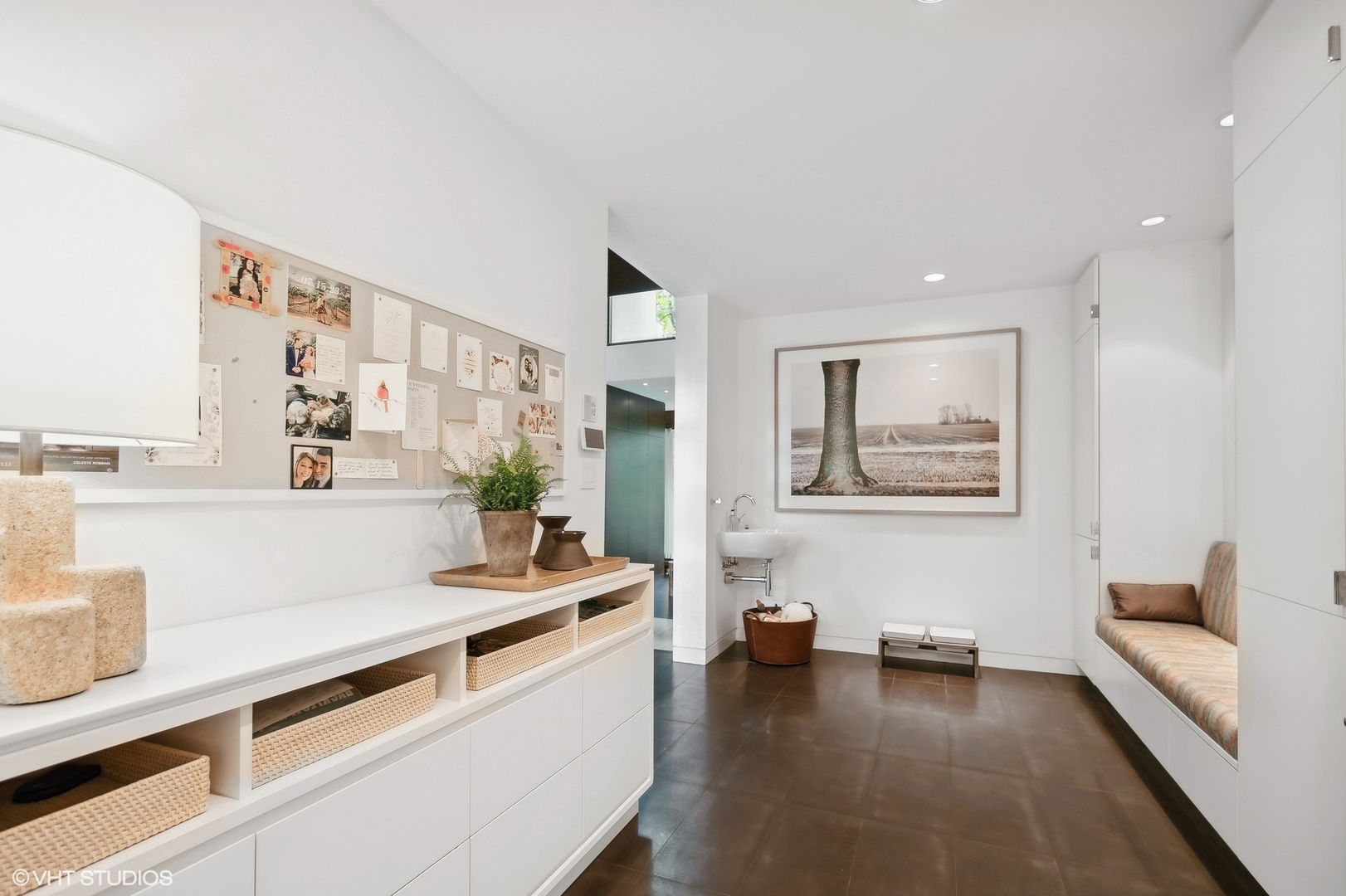 516 Sheridan Road Glencoe, IL 60022 - Photo 27 of 45 a living room with furniture and a couch