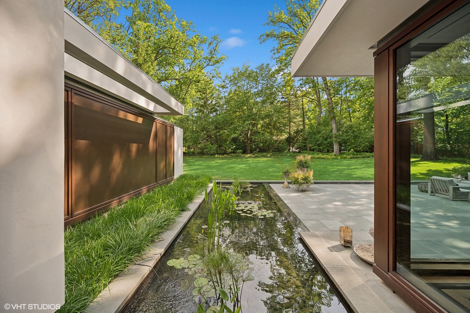 516 Sheridan Road Glencoe, IL 60022 - Photo 28 of 45 a view of a back yard from a balcony