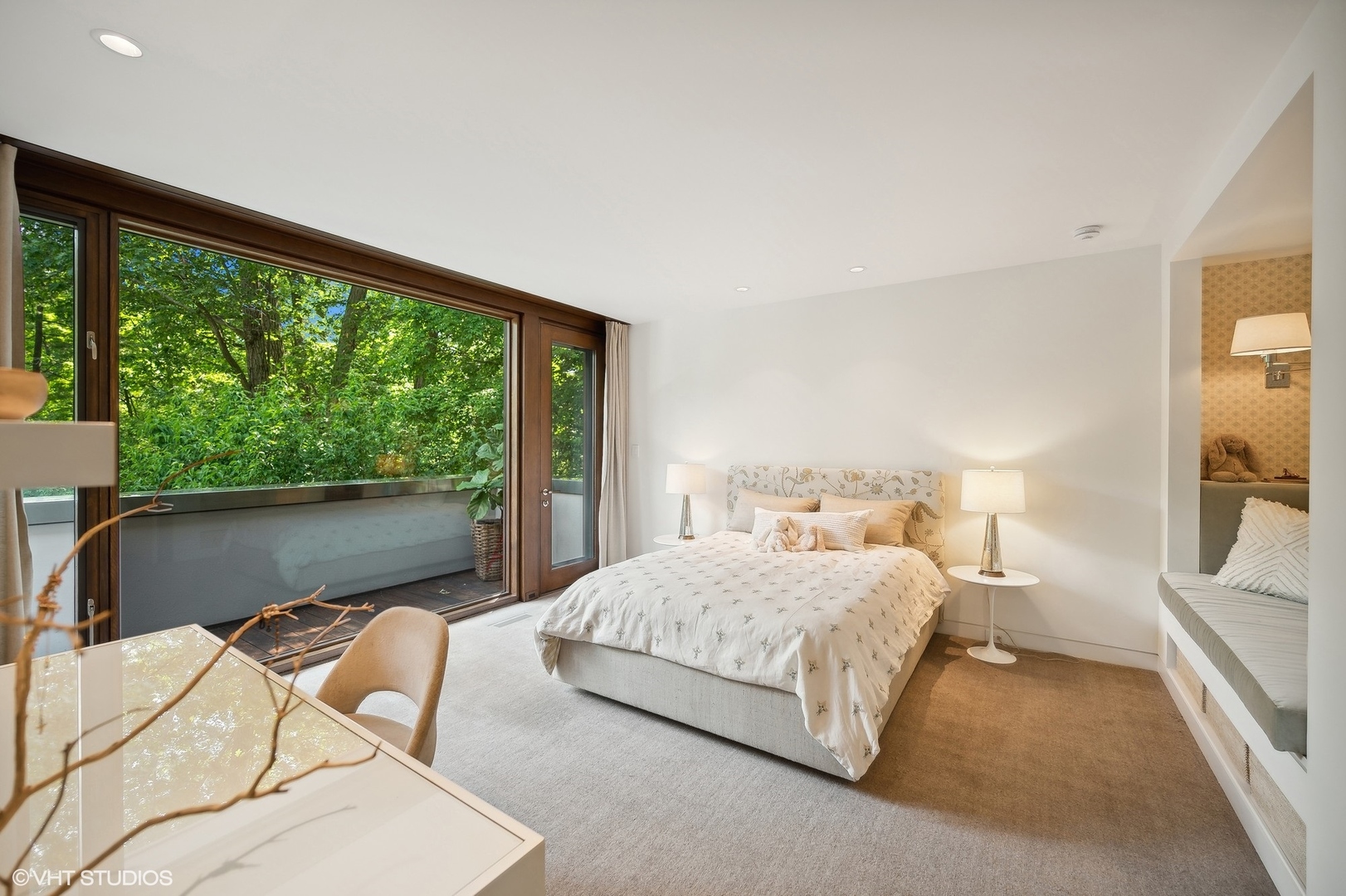 516 Sheridan Road Glencoe, IL 60022 - Photo 37 of 45 a bedroom with a bed and large window