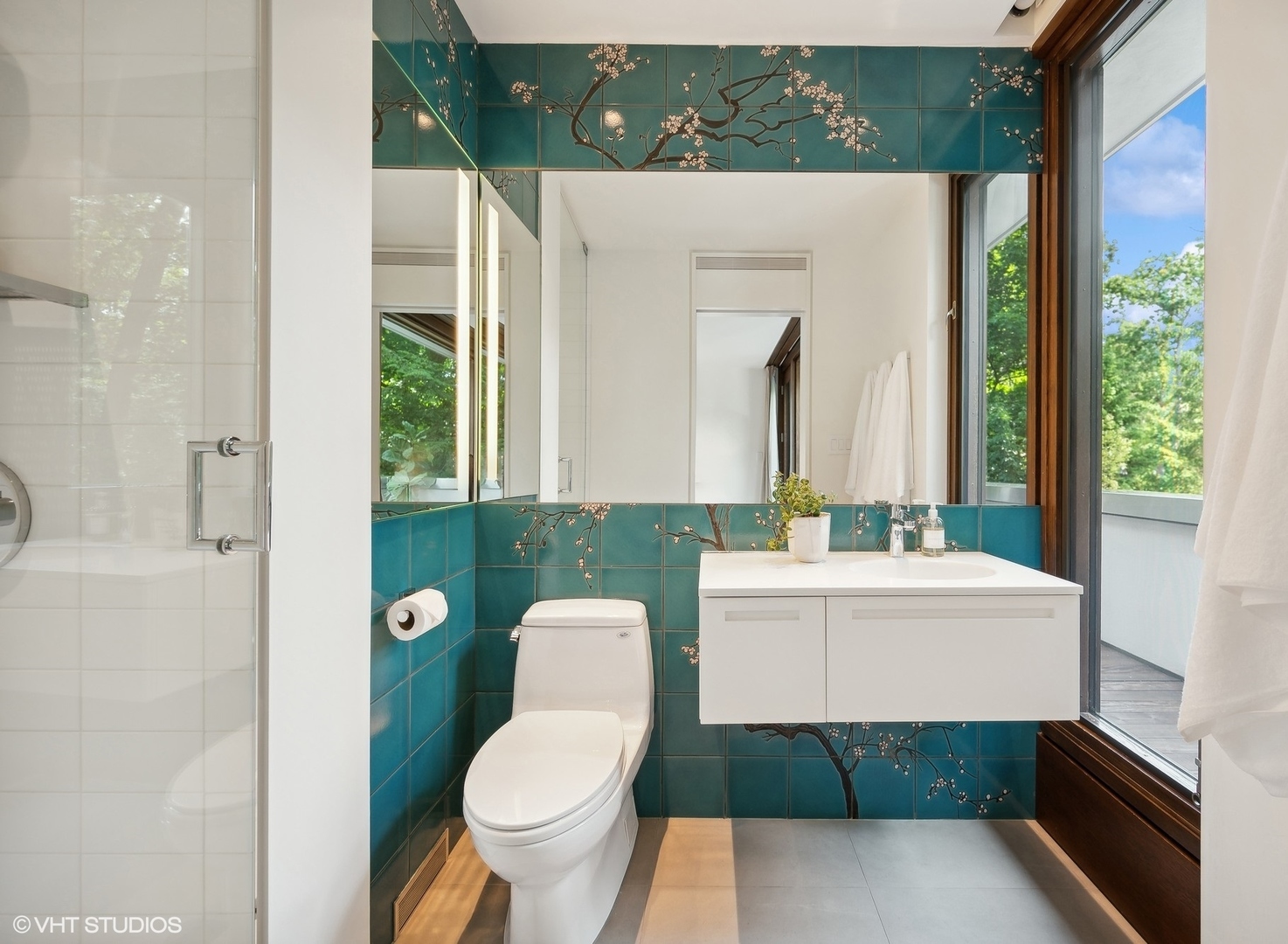 516 Sheridan Road Glencoe, IL 60022 - Photo 39 of 45 a bathroom with a sink toilet and shower