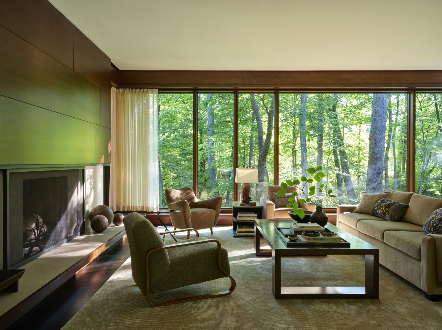 516 Sheridan Road Glencoe, IL 60022 - Photo 8 of 45 a living room with furniture and a large window