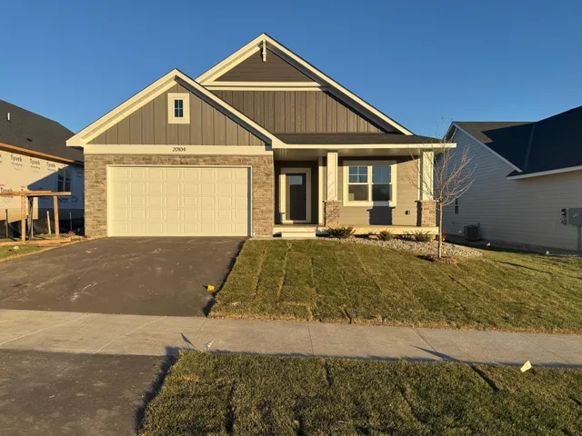 $643,900 | 20104 Globe Drive, Lakeville, MN 55044