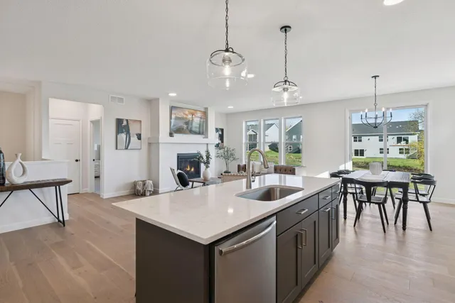 $643,900 | 20104 Globe Drive, Lakeville, MN 55044