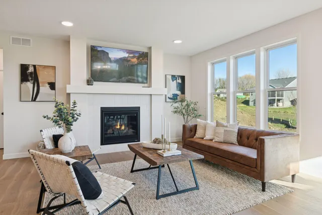 $643,900 | 20104 Globe Drive, Lakeville, MN 55044