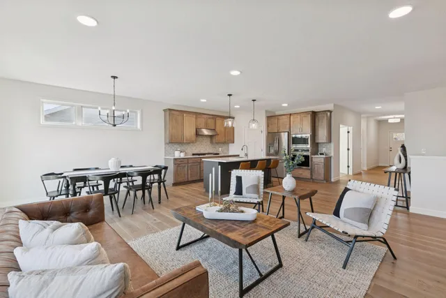 $643,900 | 20104 Globe Drive, Lakeville, MN 55044