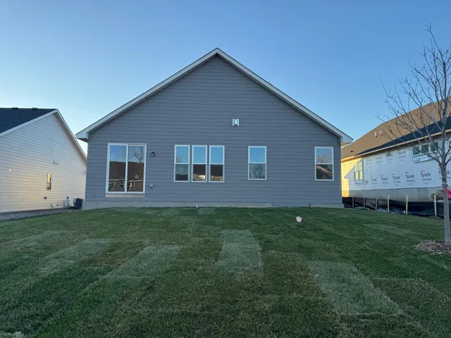 $643,900 | 20104 Globe Drive, Lakeville, MN 55044