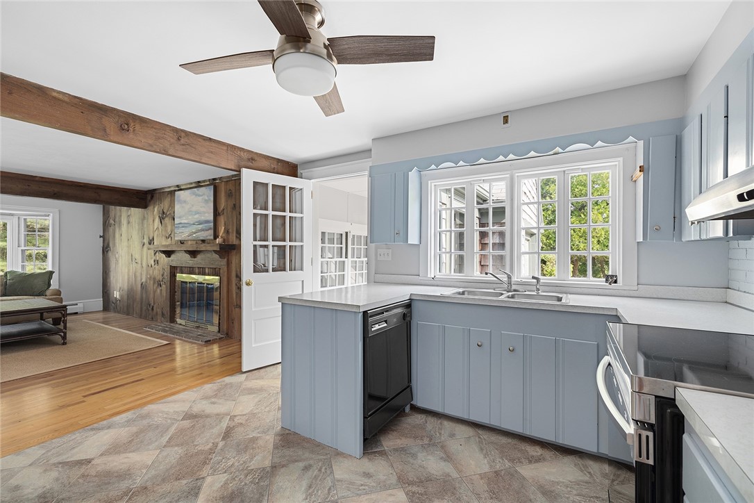 485 Long Highway Little Compton, RI 02837 - Photo 12 of 34