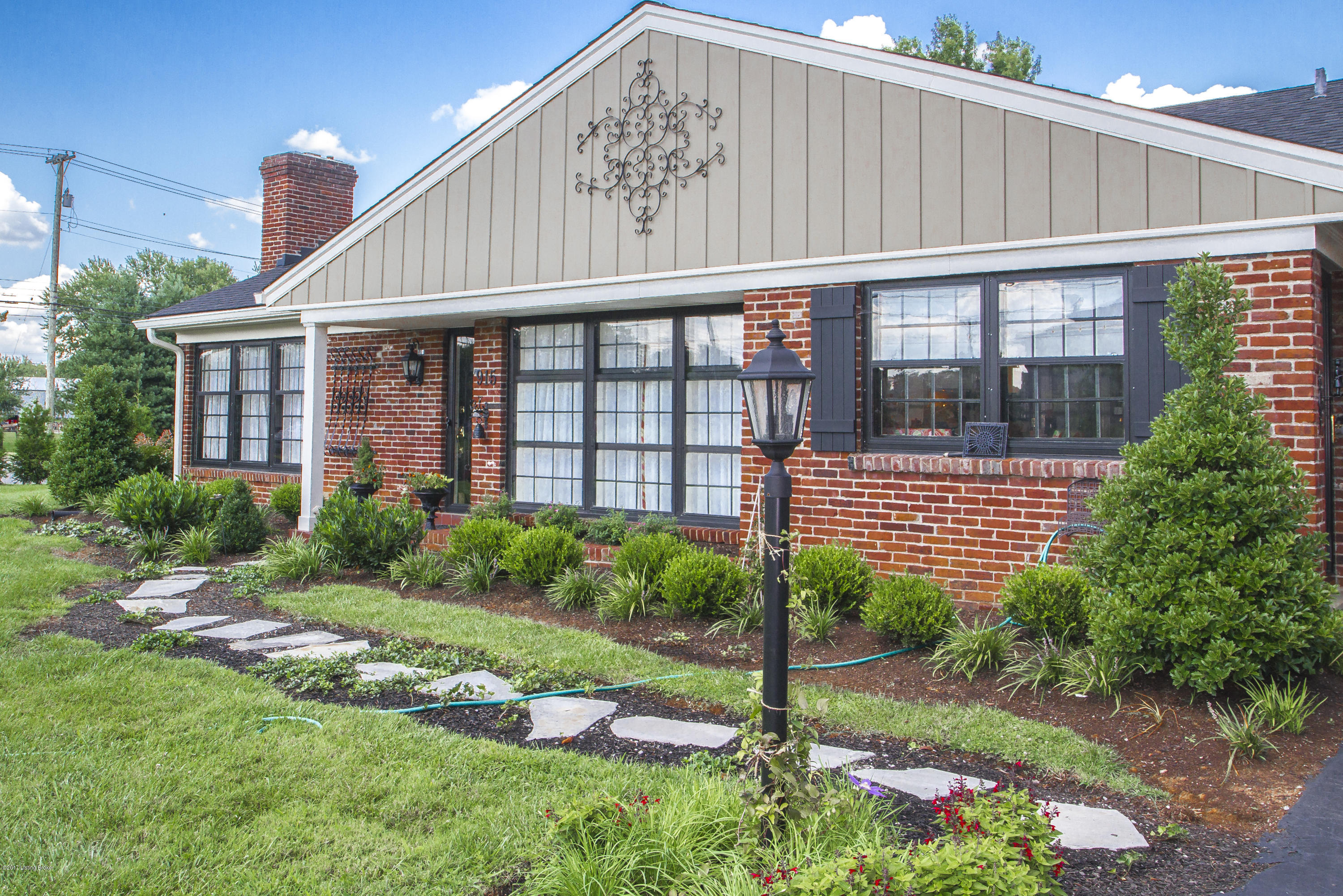 915 Perryman Road Louisville, KY 40207 - Photo 9 of 81 1238