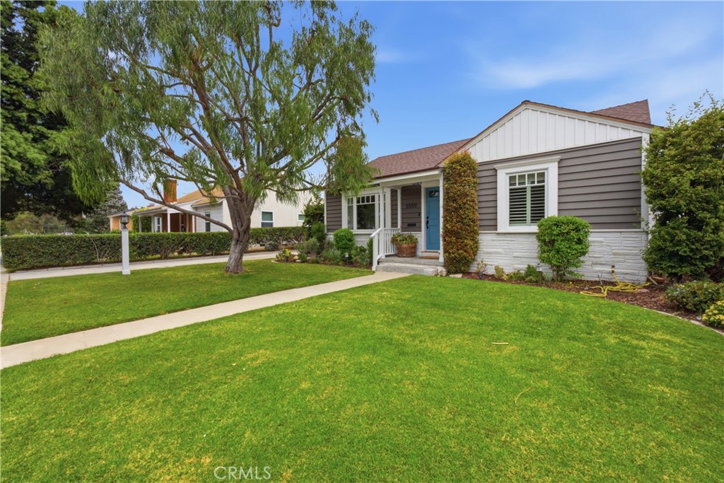 5559 East Monlaco Road Long Beach, CA 90808 - Photo 4 of 54 Beautiful Curb Appeal!