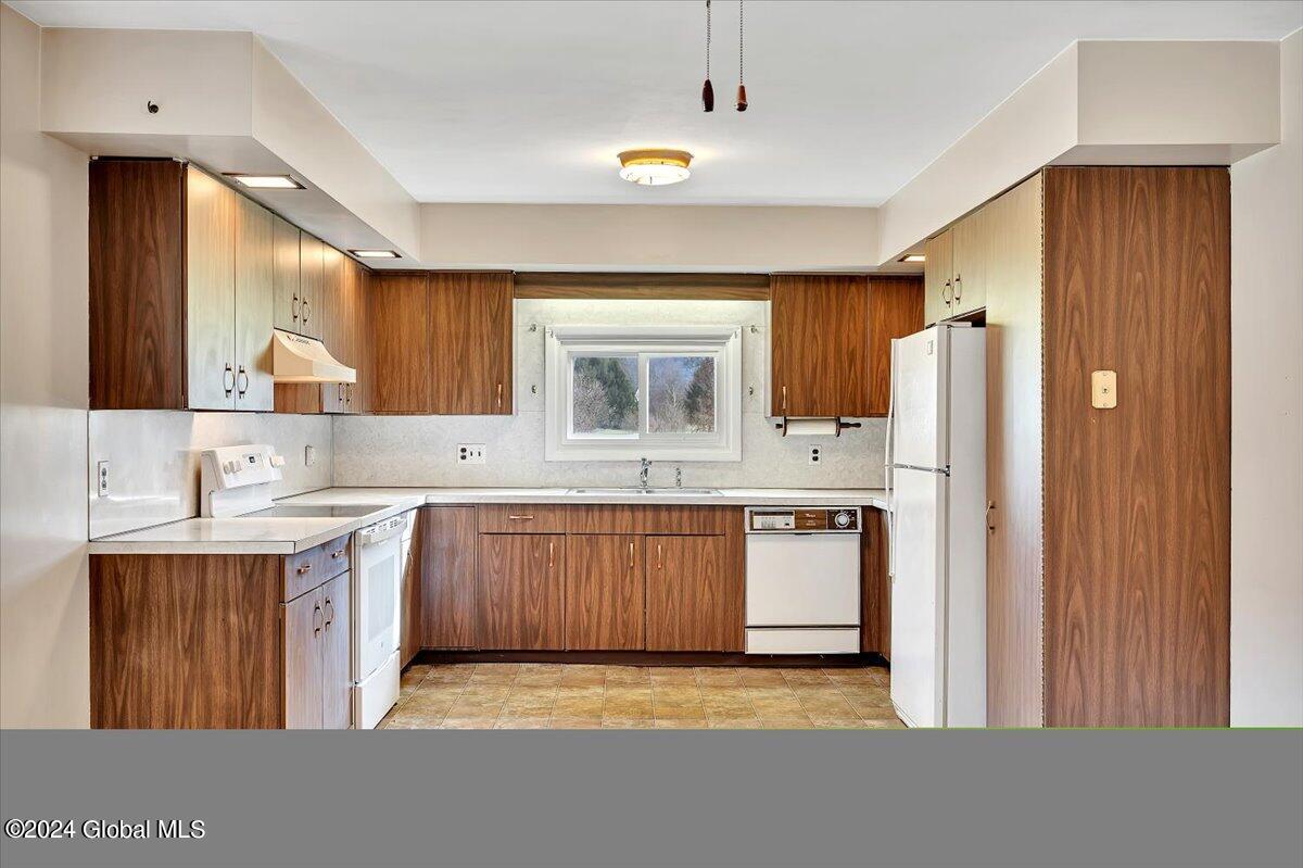 28 Brimmer Jct Road Berlin, NY 12138 - Photo 7 of 45 29-P1075725