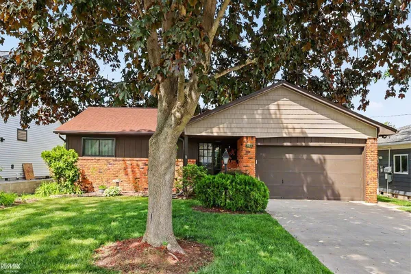 $299,950 | 142 Channelsyde Drive, Algonac, MI 48001