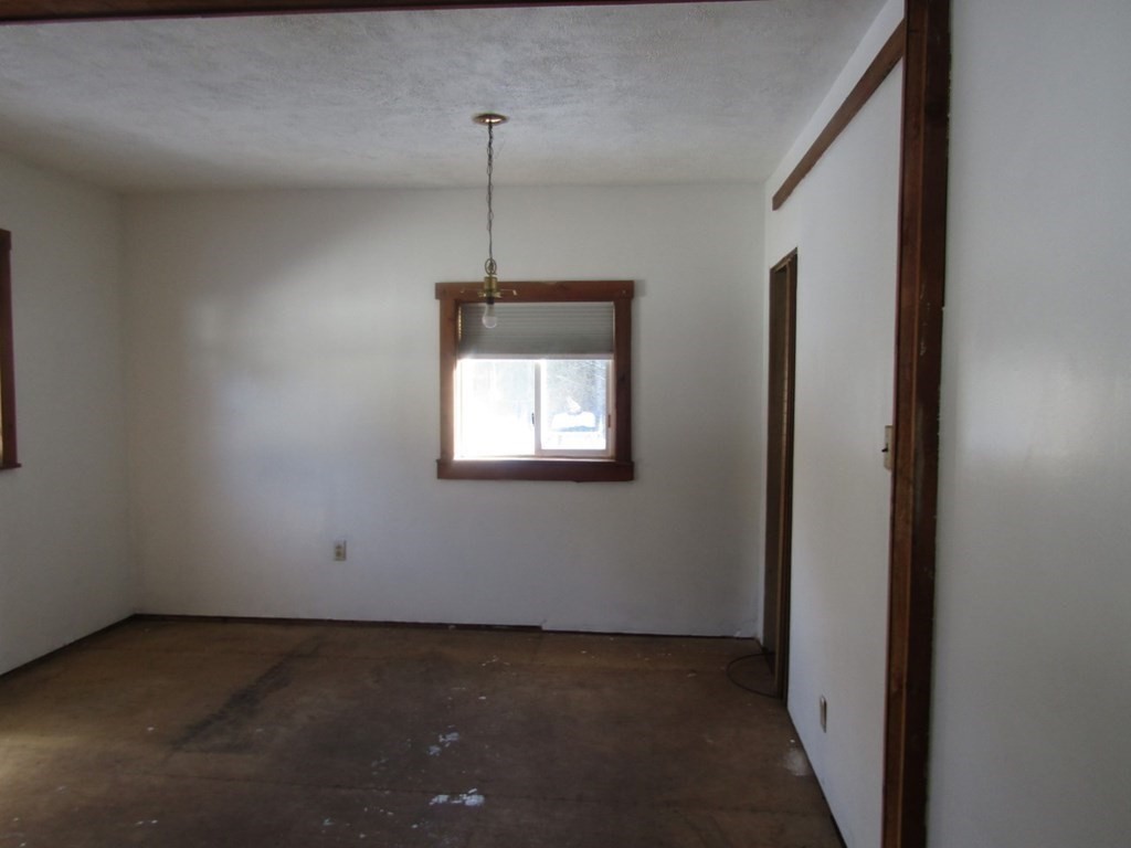 11 3rd Street Templeton, MA 01468 - Photo 9 of 10 Gallery Image 9