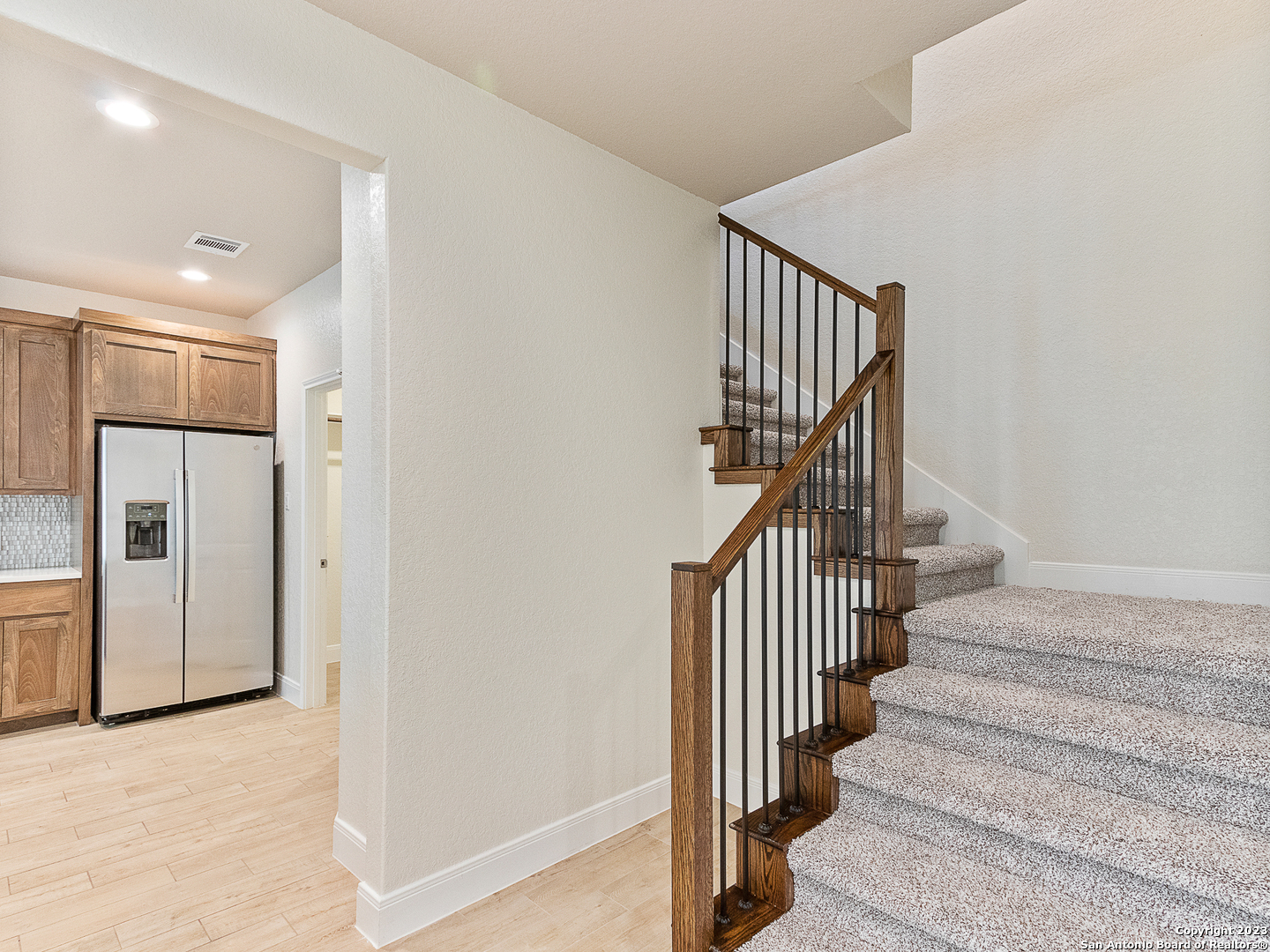 148 Magnolia Circle Boerne, TX 78006 - Photo 3 of 14