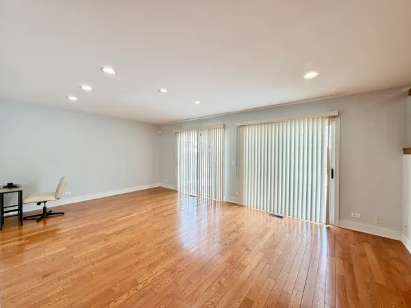 $3,900 | 213 Vintage Lane, Buffalo Grove, IL 60089