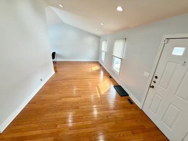 $3,900 | 213 Vintage Lane, Buffalo Grove, IL 60089