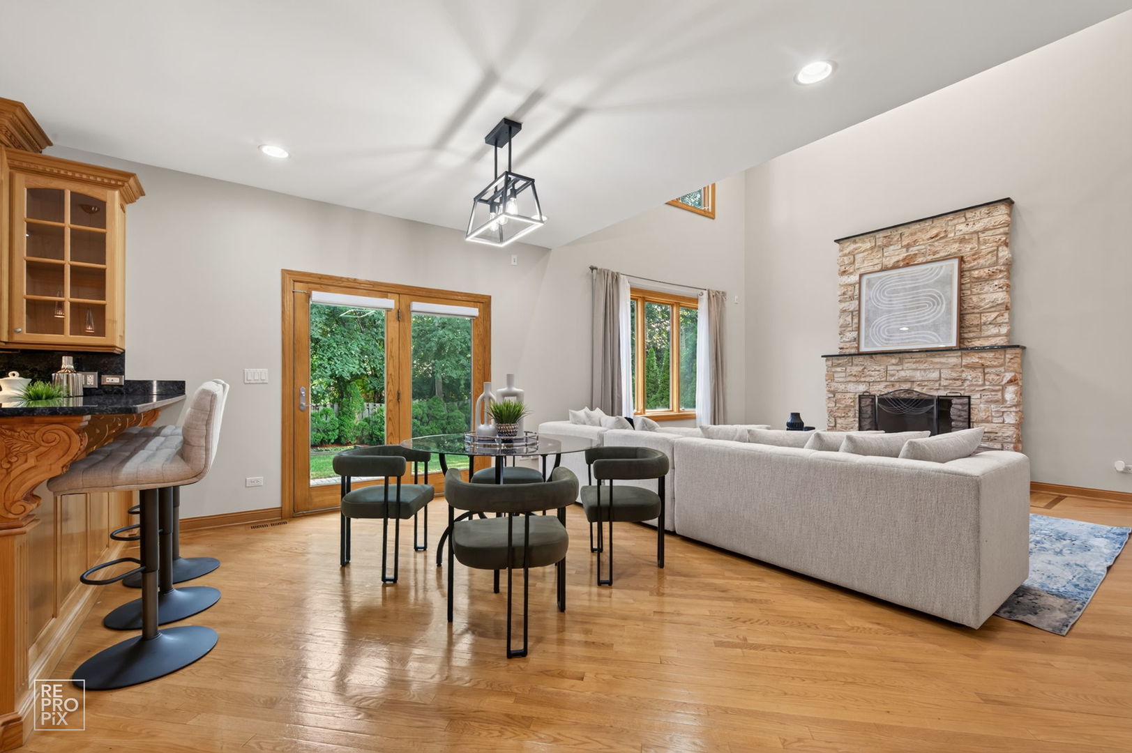 1017 Red Oak Street Addison, IL 60101 - Photo 19 of 46 Gallery Image 19
