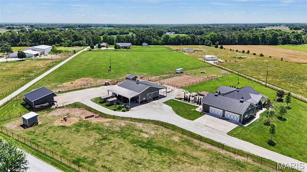 219 Fieth Road Troy, MO 63379 - Photo 7 of 90