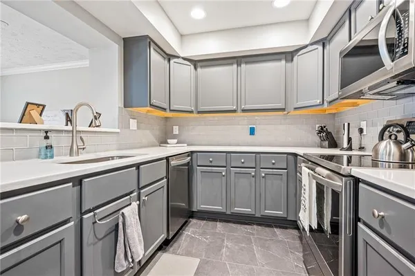 $3,200 | 143 Aberdeen Drive, Pittsburgh, PA 15237