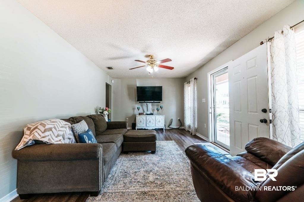 6261 Woodside Drive Theodore, AL 36582 - Photo 3 of 24