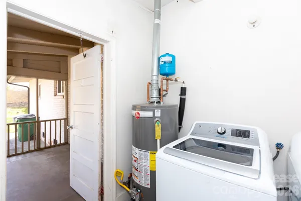 $2,100 | 1901 Windham Place, Charlotte, NC 28205