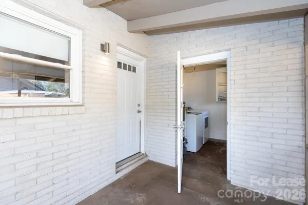 $2,100 | 1901 Windham Place, Charlotte, NC 28205