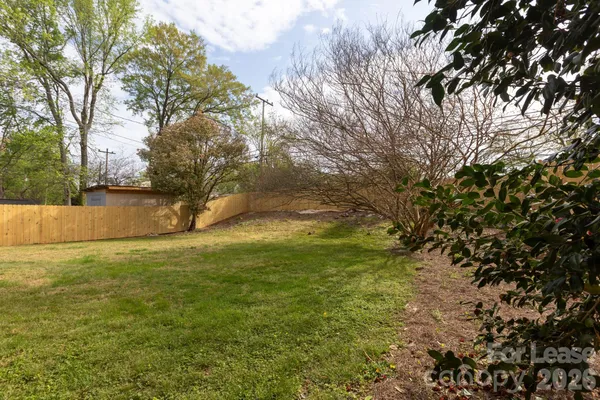 $2,100 | 1901 Windham Place, Charlotte, NC 28205