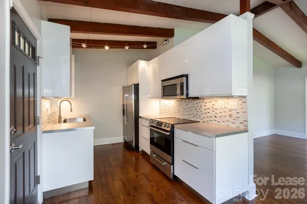 $2,100 | 1901 Windham Place, Charlotte, NC 28205